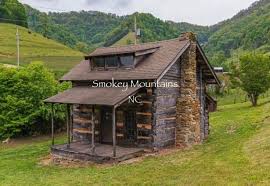 houses for sale in the smoky mountains