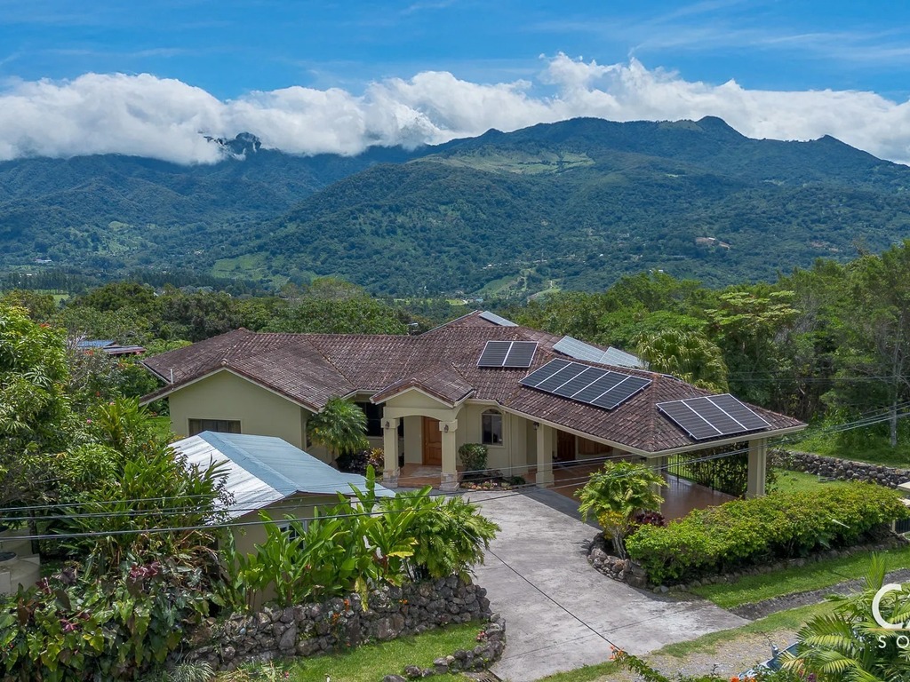 houses for sale with a mountain view