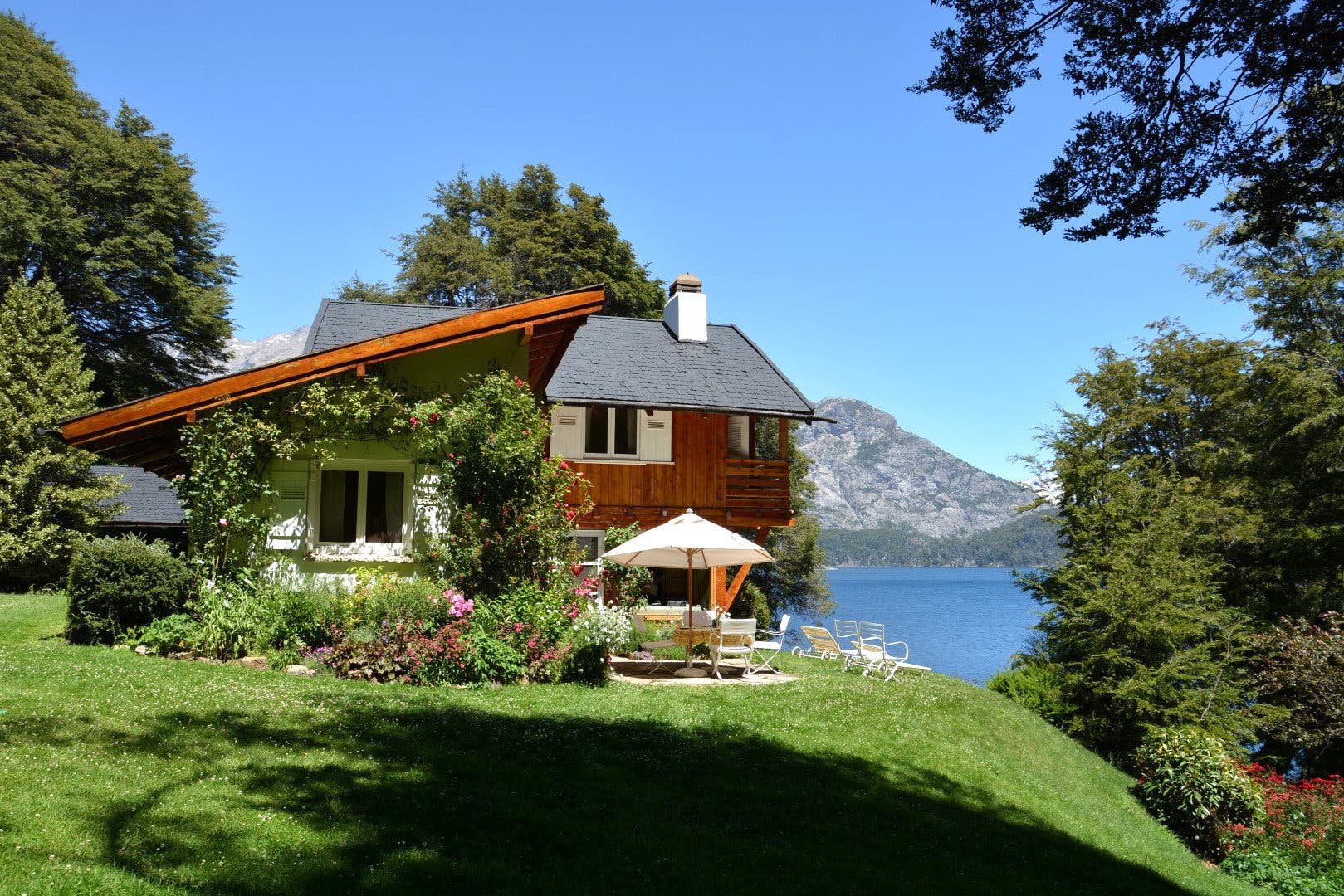 lake house in the mountains for sale