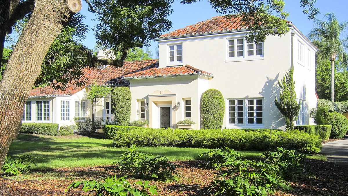 mountain lake cottage