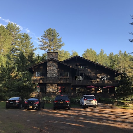 vrbo adirondack mountains