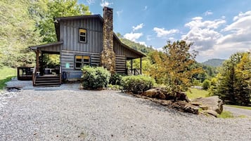 cabin near grandfather mountain