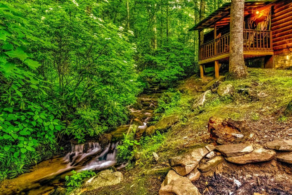 cherokee log cabins