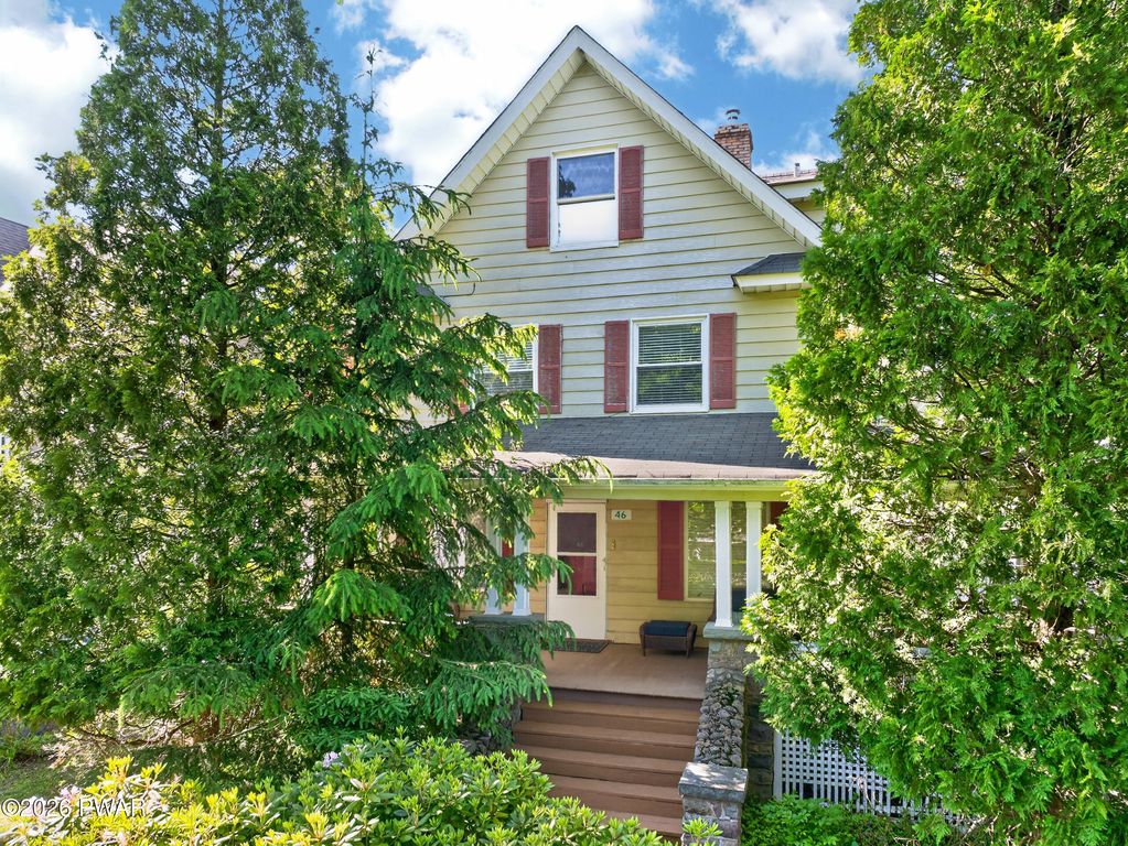 vacation homes in poconos for sale